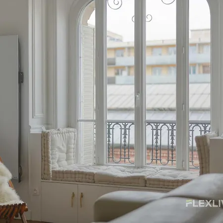 Flexliving - Bedroom - Vincent Auriol Holiday home Paris